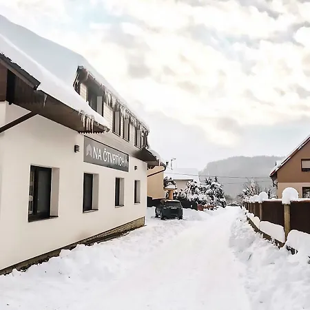 Na čtvrtích Aparthotel 3*